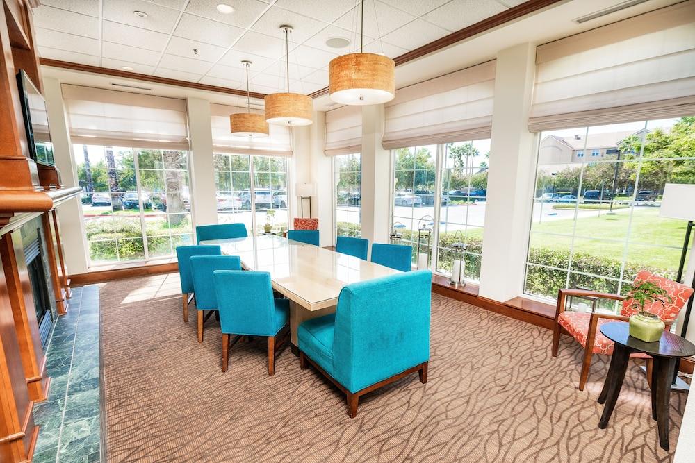 Hilton Garden Inn Ontario Rancho Cucamonga Ngoại thất bức ảnh