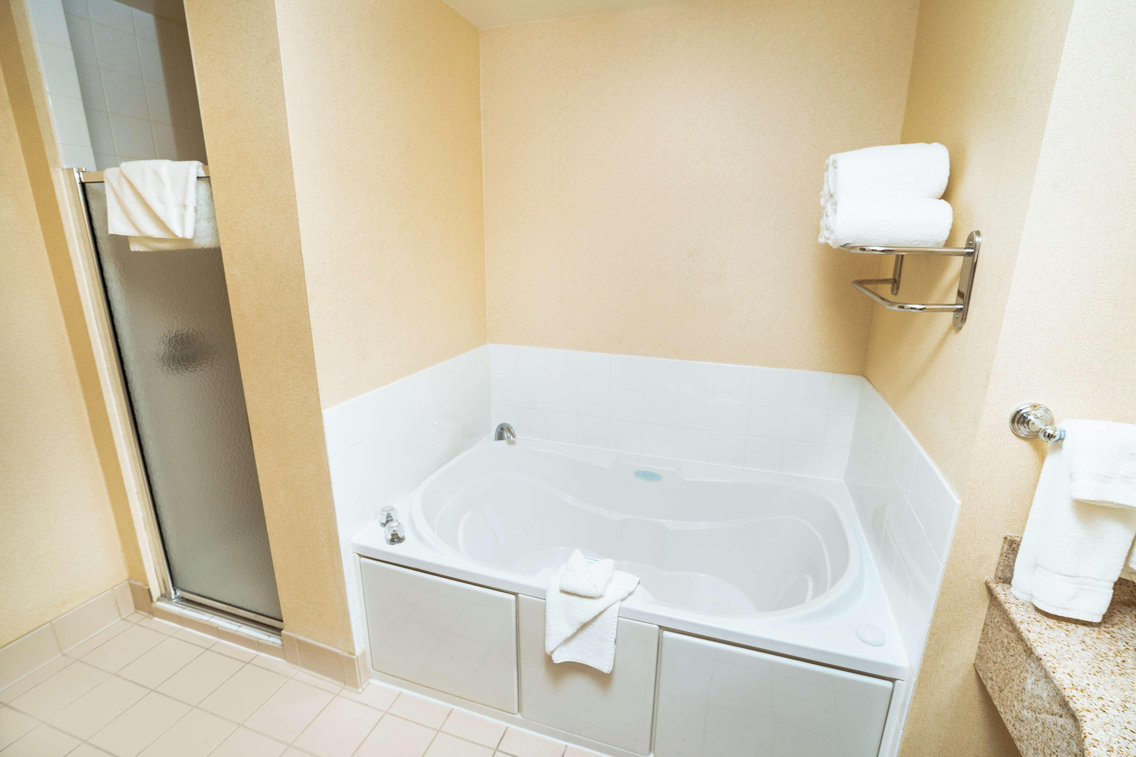 Hilton Garden Inn Ontario Rancho Cucamonga Ngoại thất bức ảnh