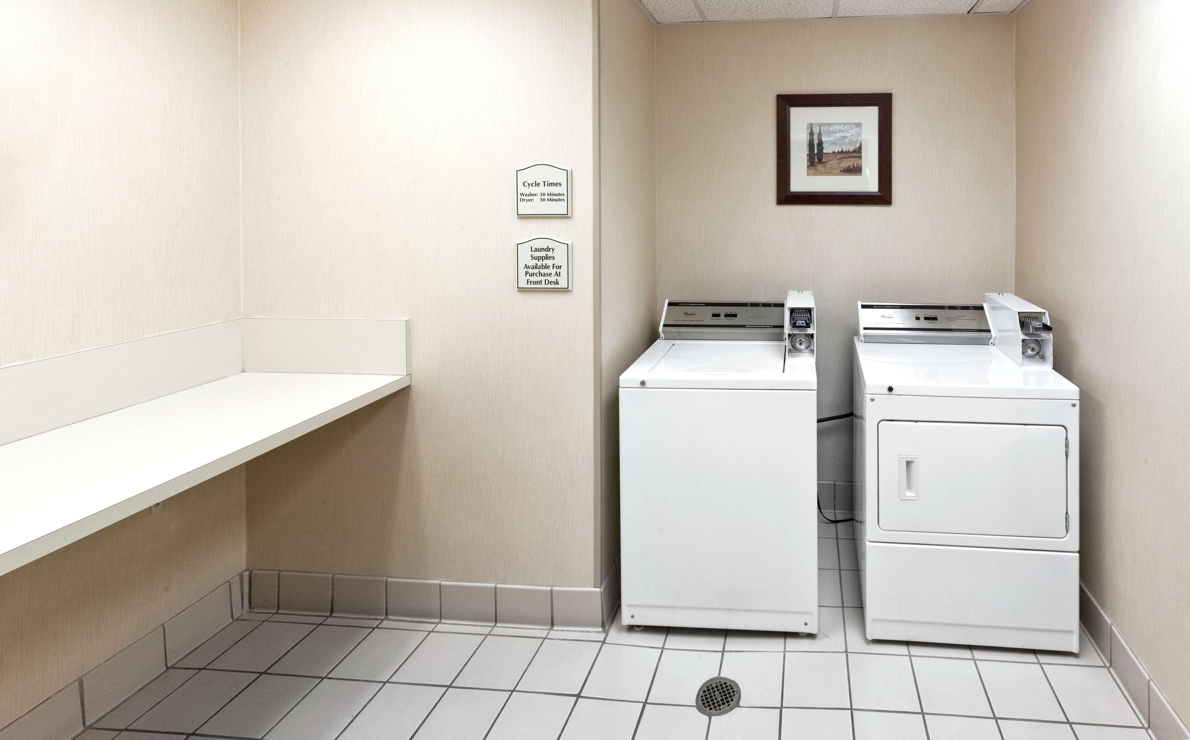 Hilton Garden Inn Ontario Rancho Cucamonga Ngoại thất bức ảnh
