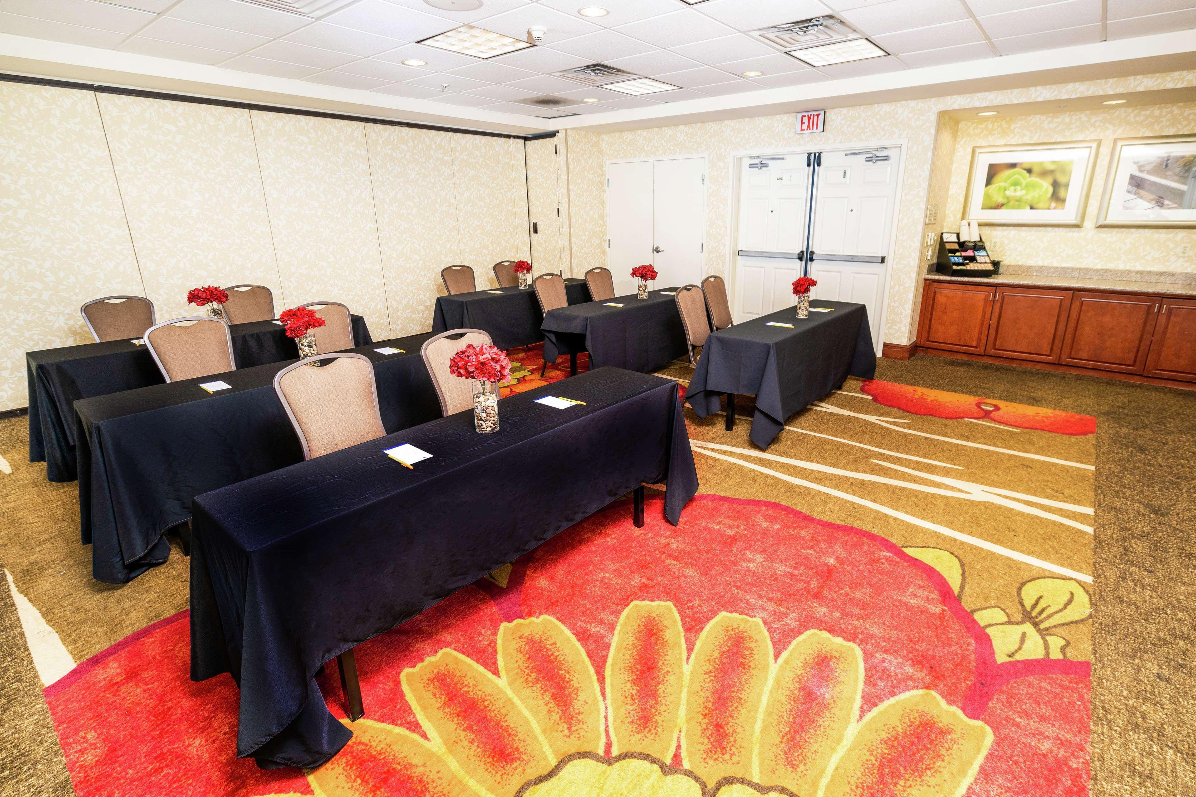 Hilton Garden Inn Ontario Rancho Cucamonga Ngoại thất bức ảnh