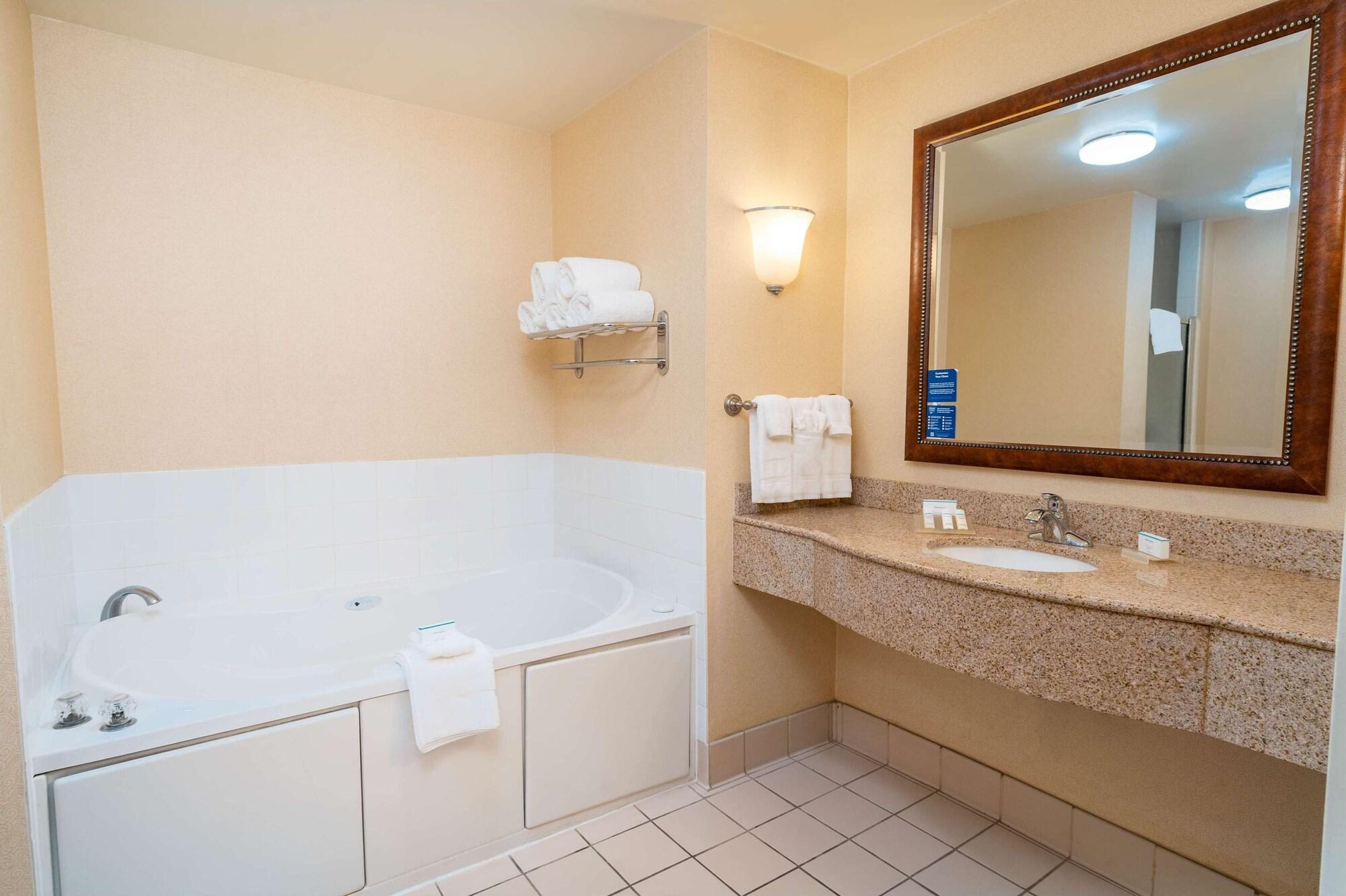Hilton Garden Inn Ontario Rancho Cucamonga Ngoại thất bức ảnh