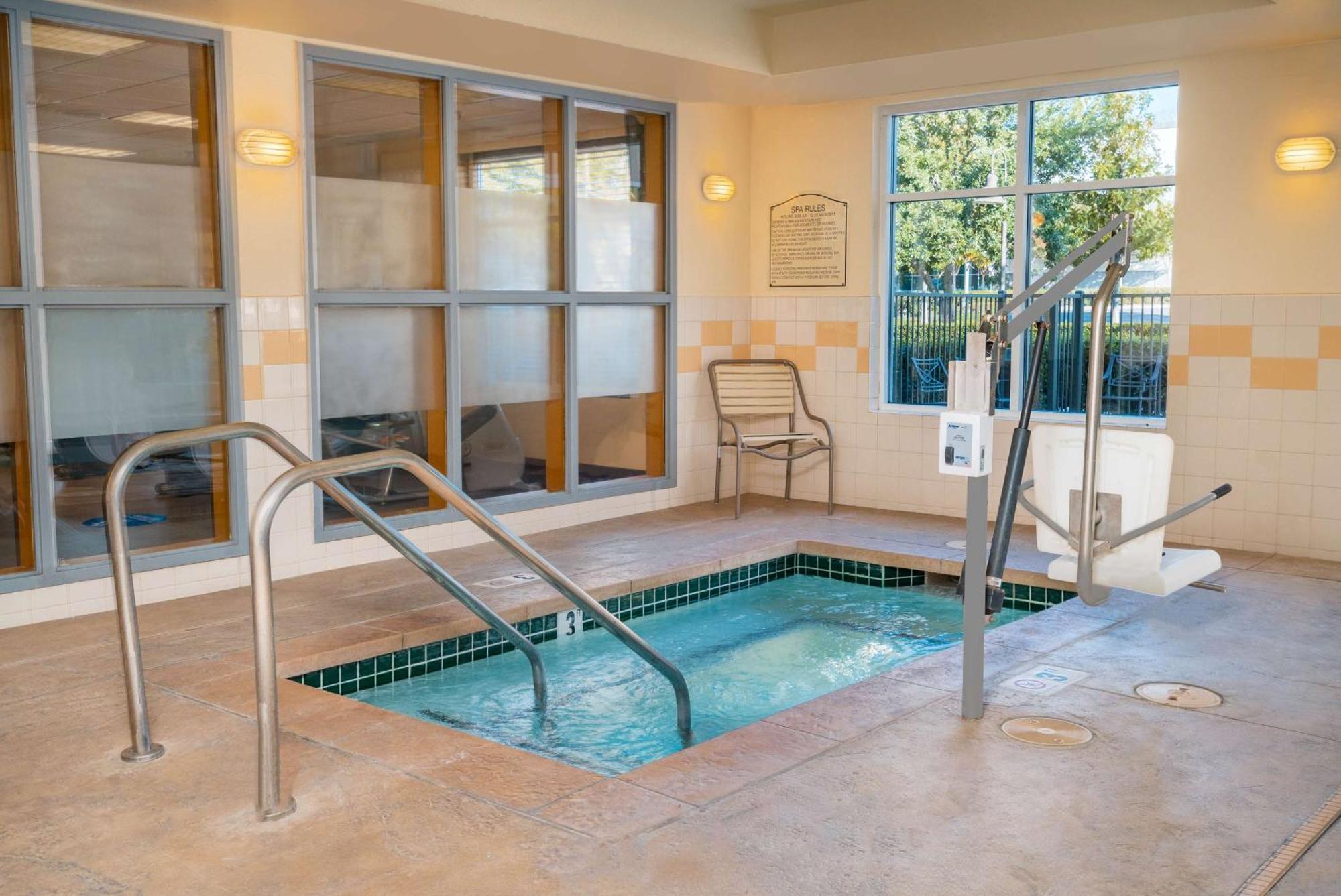 Hilton Garden Inn Ontario Rancho Cucamonga Ngoại thất bức ảnh