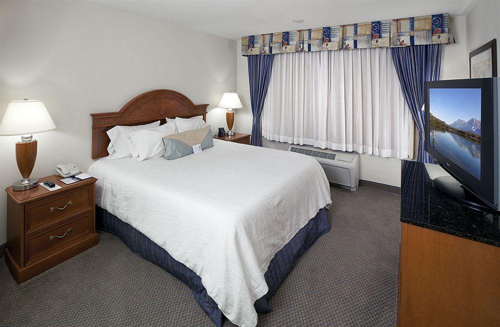 Hilton Garden Inn Ontario Rancho Cucamonga Ngoại thất bức ảnh